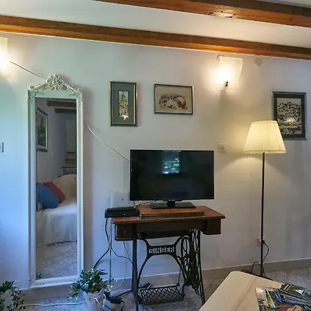 Olive Mill 믈리니